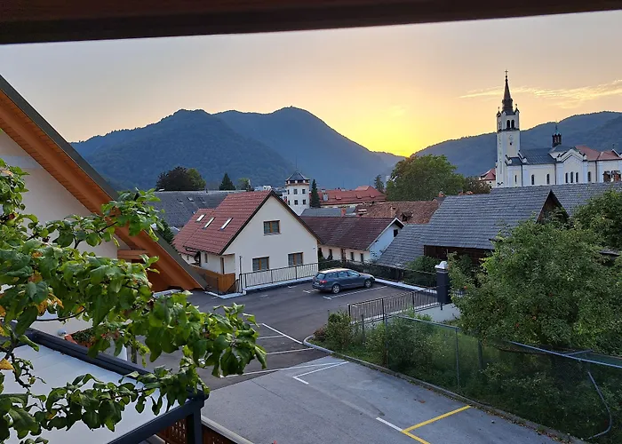 מלון Boutique Loka 4*